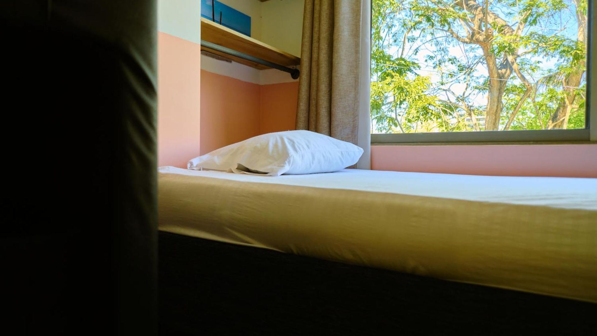 Casa En Con Jacuzzi Bed and breakfast