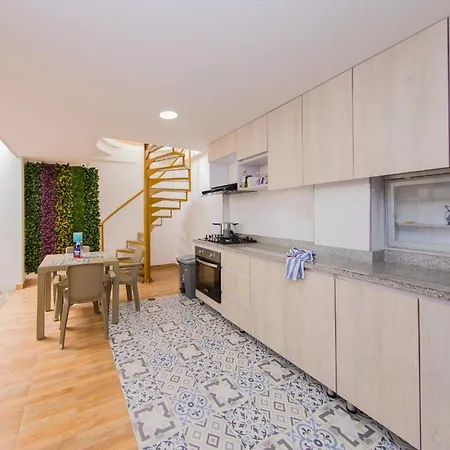 Casa En Con Jacuzzi Bed and breakfast *
