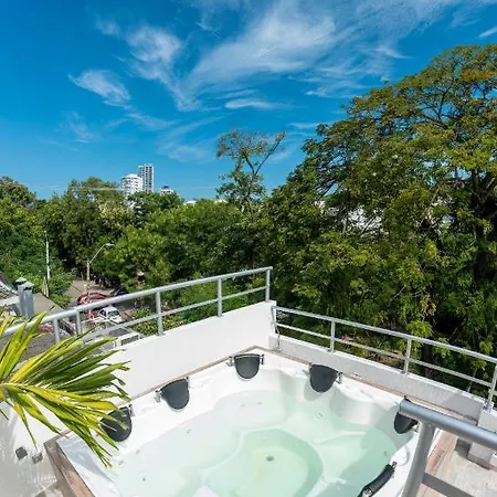 Bed and breakfast Casa En Con Jacuzzi